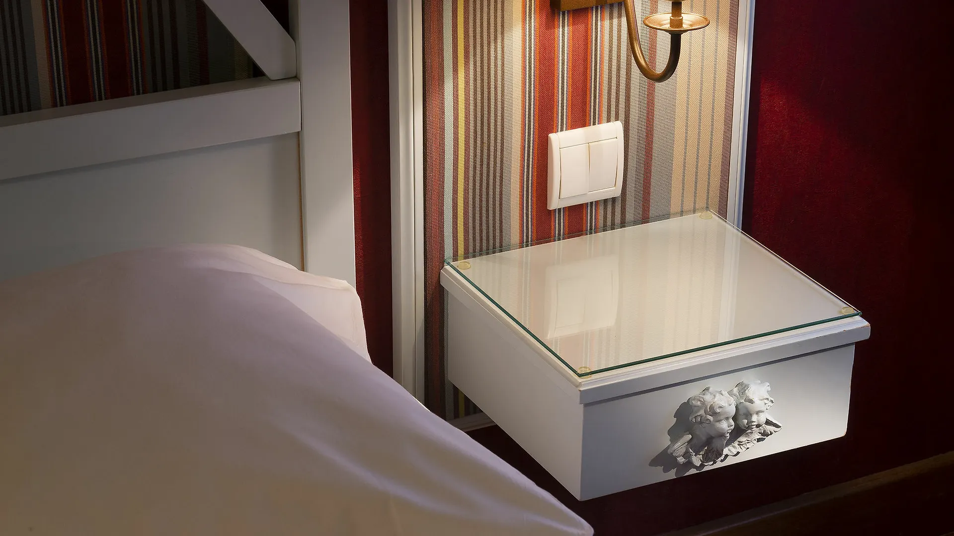 Louvre Bons Enfants Hotel 3*